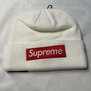Supreme x New Era box logo beanie white NWT